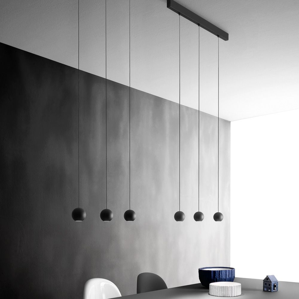 Suspension Guya base en aluminium avec diffuseur en rosace au design contemporain par Gea Luce Suspension Guya base en aluminium avec diffuseur en rosace au design contemporain par Gea Luce