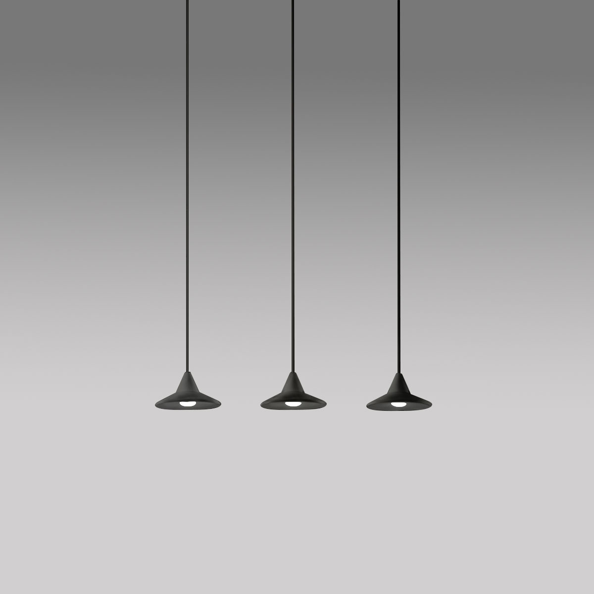 Suspension Helena base en aluminium avec diffuseur en rosace au design contemporain par Gea Luce Suspension Helena base en aluminium avec diffuseur en rosace au design contemporain par Gea Luce