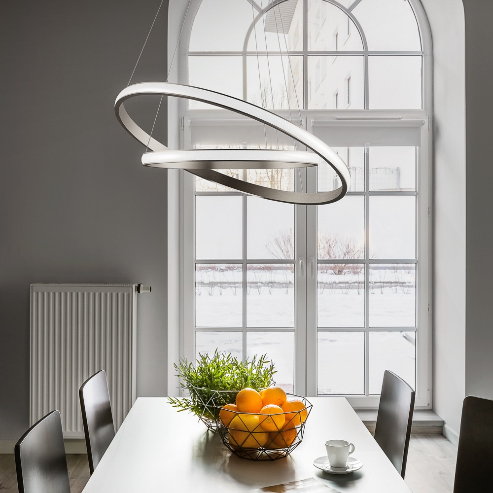 Suspension Iole base en aluminium avec diffuseur en silicone blanc opale au design contemporain par Gea Luce Suspension Iole base en aluminium avec diffuseur en silicone blanc opale au design contemporain par Gea Luce