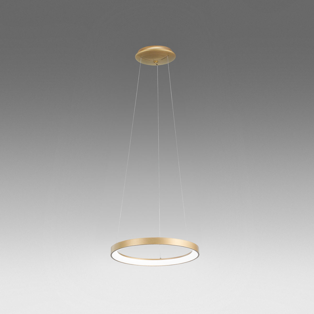 Suspension Krizia avec base en aluminium et diffuseur en acrylique en forme d'anneau au design contemporain par Gea Luce Suspension Krizia avec base en aluminium et diffuseur en acrylique en forme d'anneau au design contemporain par Gea Luce