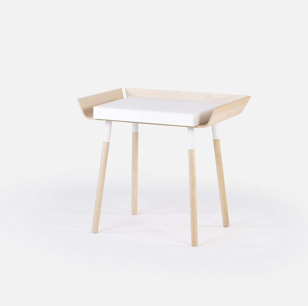Bureau My Writing 1 en bois par Inesa Malafej au design scandinave Bureau My Writing 1 en bois par Inesa Malafej au design scandinave
