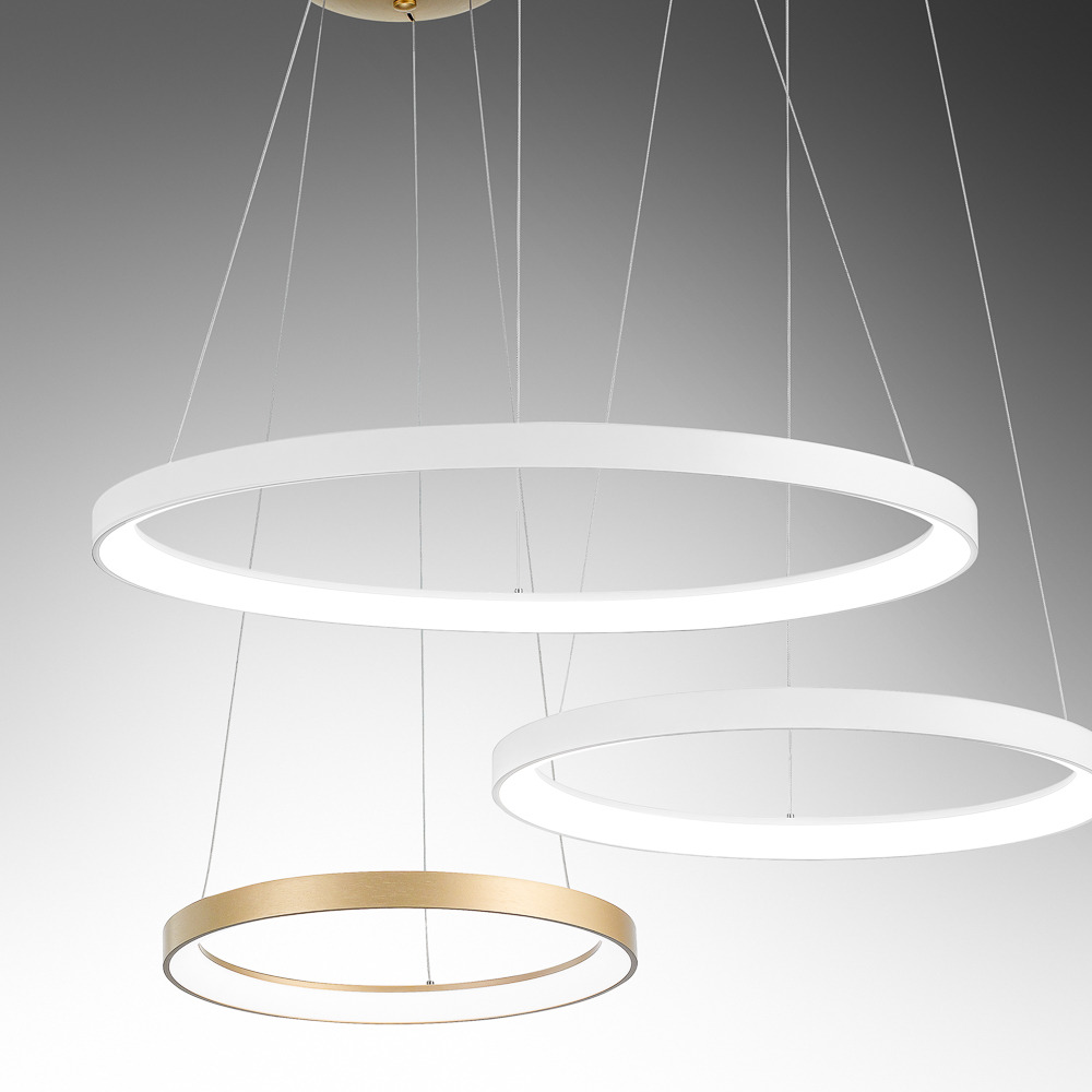 Suspension Krizia avec base en aluminium et diffuseur en acrylique en forme d'anneau au design contemporain par Gea Luce Suspension Krizia avec base en aluminium et diffuseur en acrylique en forme d'anneau au design contemporain par Gea Luce