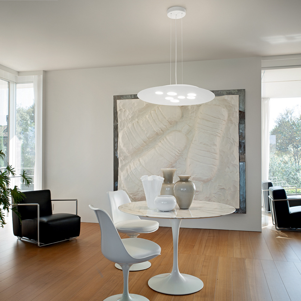 Suspension Luna base en métal avec lumière à double émission au design contemporain par Gea Luce Suspension Luna base en métal avec lumière à double émission au design contemporain par Gea Luce