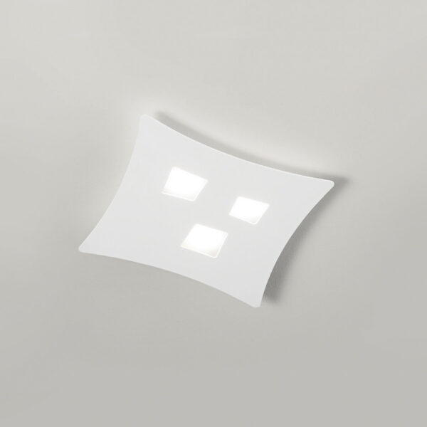Plafonnier Isotta cadre en métal losange avec diffuseur en aluminium au design contemporain par Gea Luce