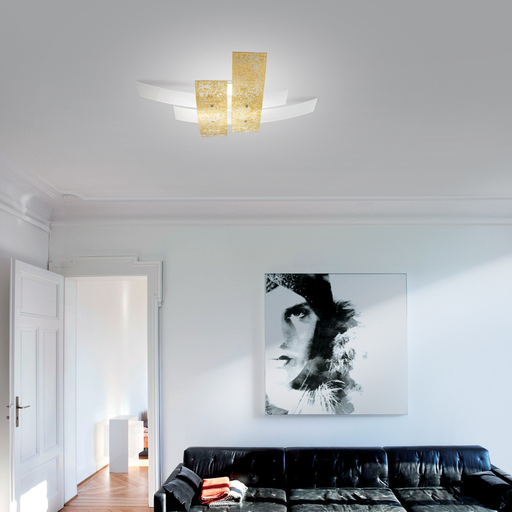 Plafonnier/Applique Lara cadre en métal avec diffuseur en verre blanc avec détails au design contemporain par Gea Luce Plafonnier/Applique Lara cadre en métal avec diffuseur en verre blanc avec détails au design contemporain par Gea Luce