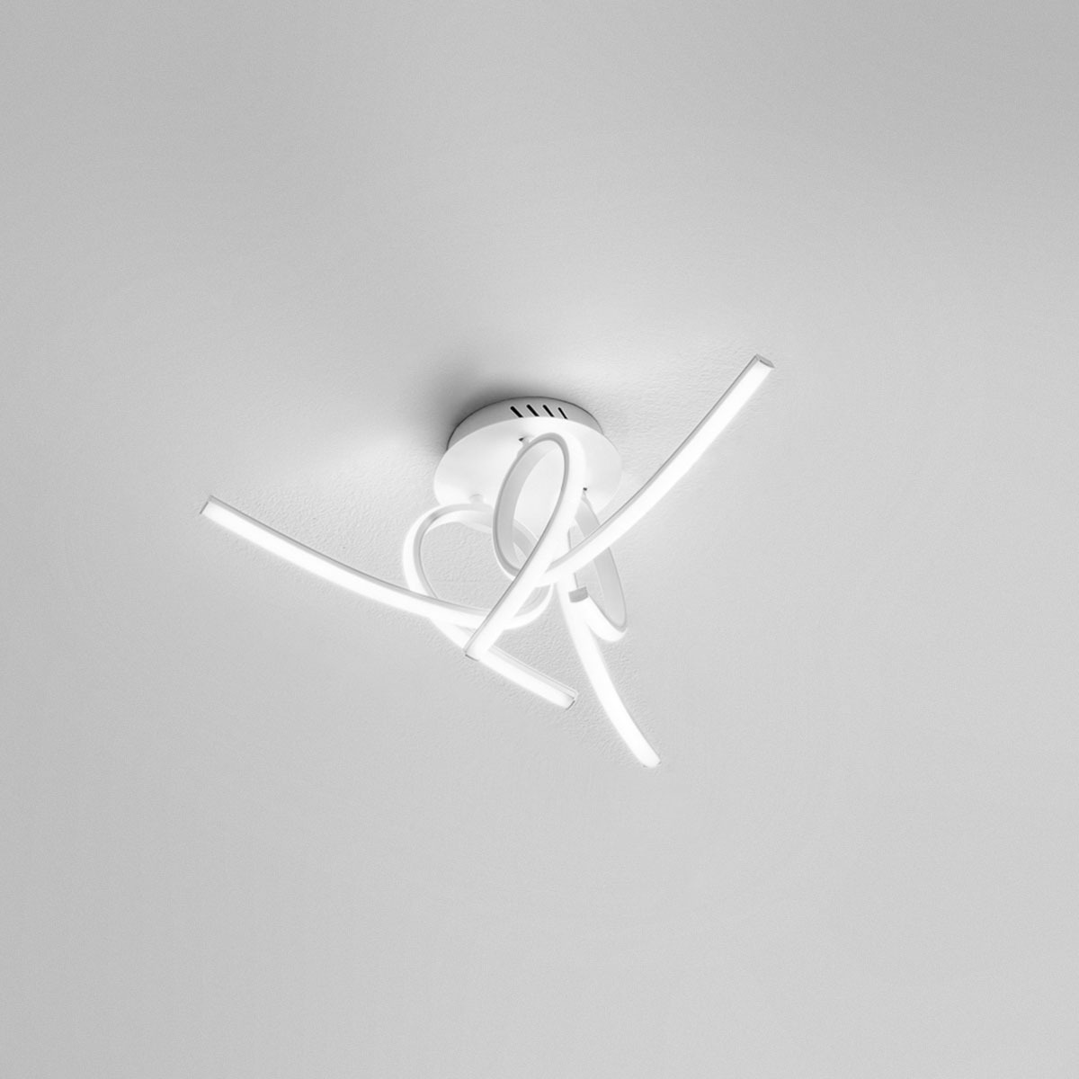 Plafonnier/Applique Tosca cadre en aluminium avec diffuseur en silicone au design contemporain par Gea Luce Plafonnier/Applique Tosca cadre en aluminium avec diffuseur en silicone au design contemporain par Gea Luce