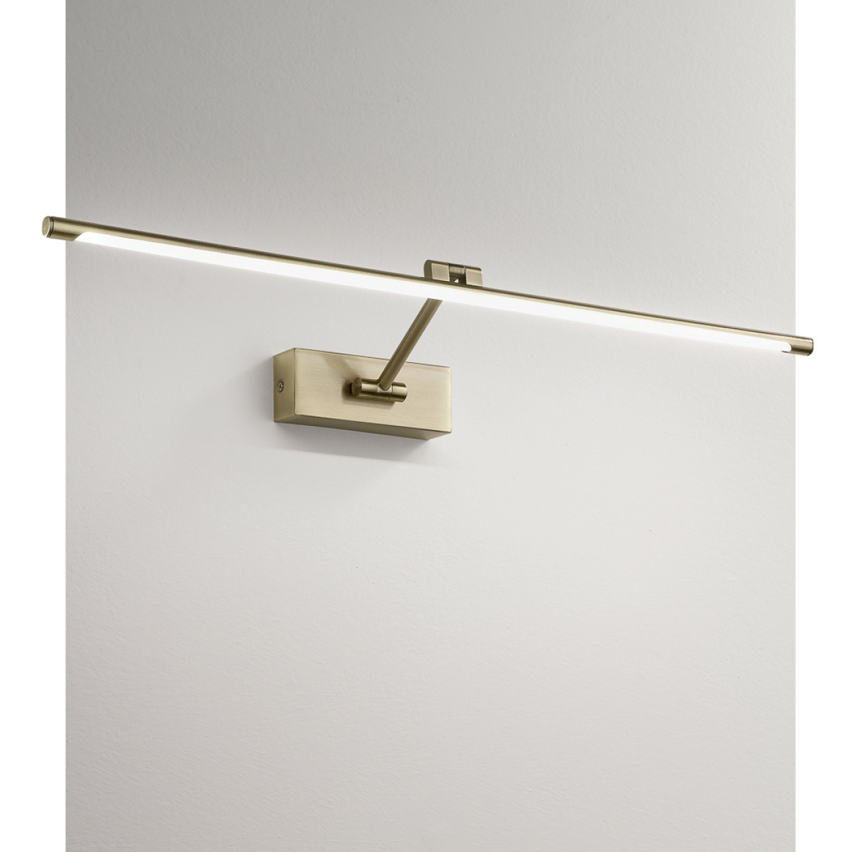 Applique murale Gap 440C en métal avec diffuseur en matière synthétique au design contemporain par Gea Luce Applique murale Gap 440C en métal avec diffuseur en matière synthétique au design contemporain par Gea Luce