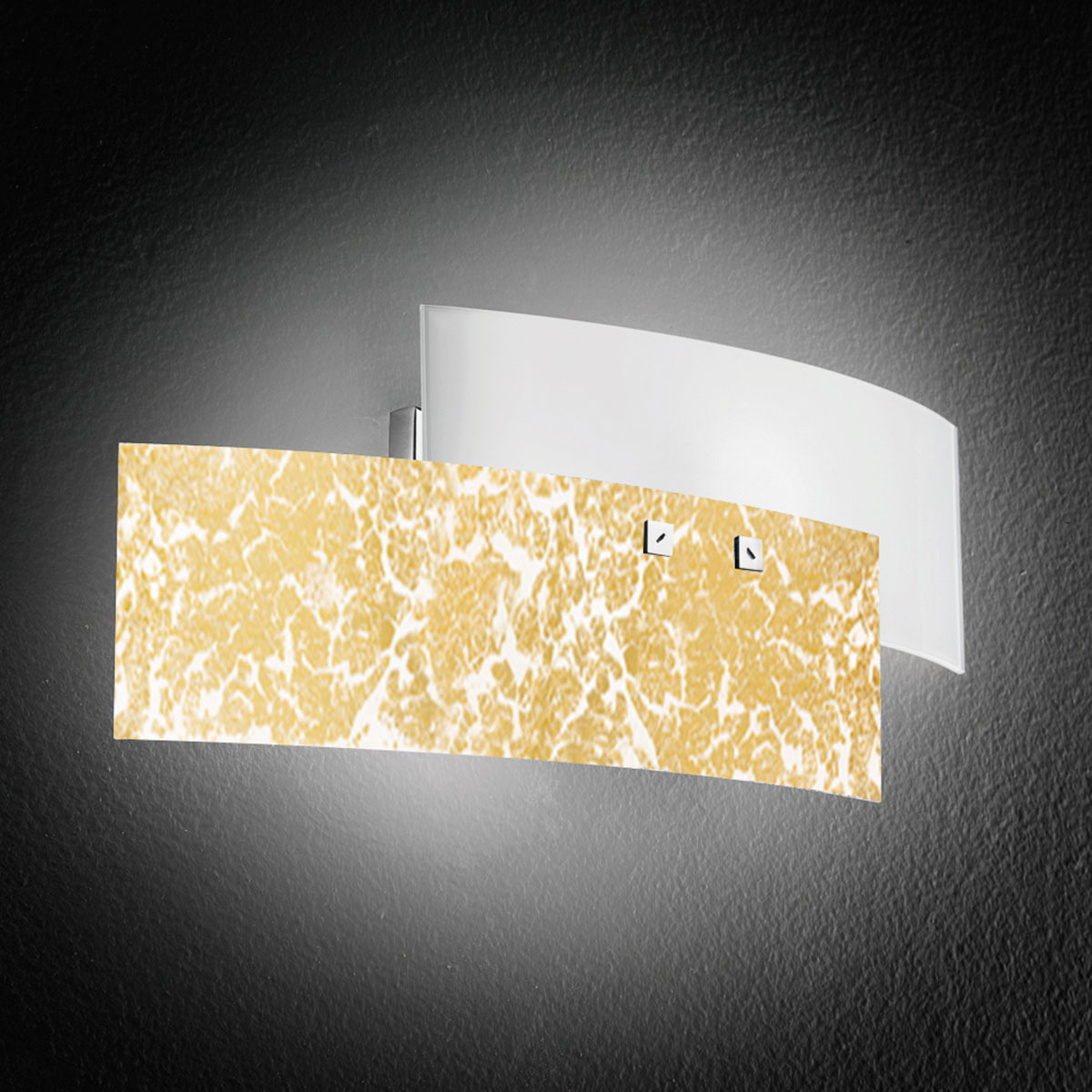 Applique murale Lara en métal finitiion chromée et diffuseur en verre au design contemporain par Gea Luce Applique murale Lara en métal finitiion chromée et diffuseur en verre au design contemporain par Gea Luce