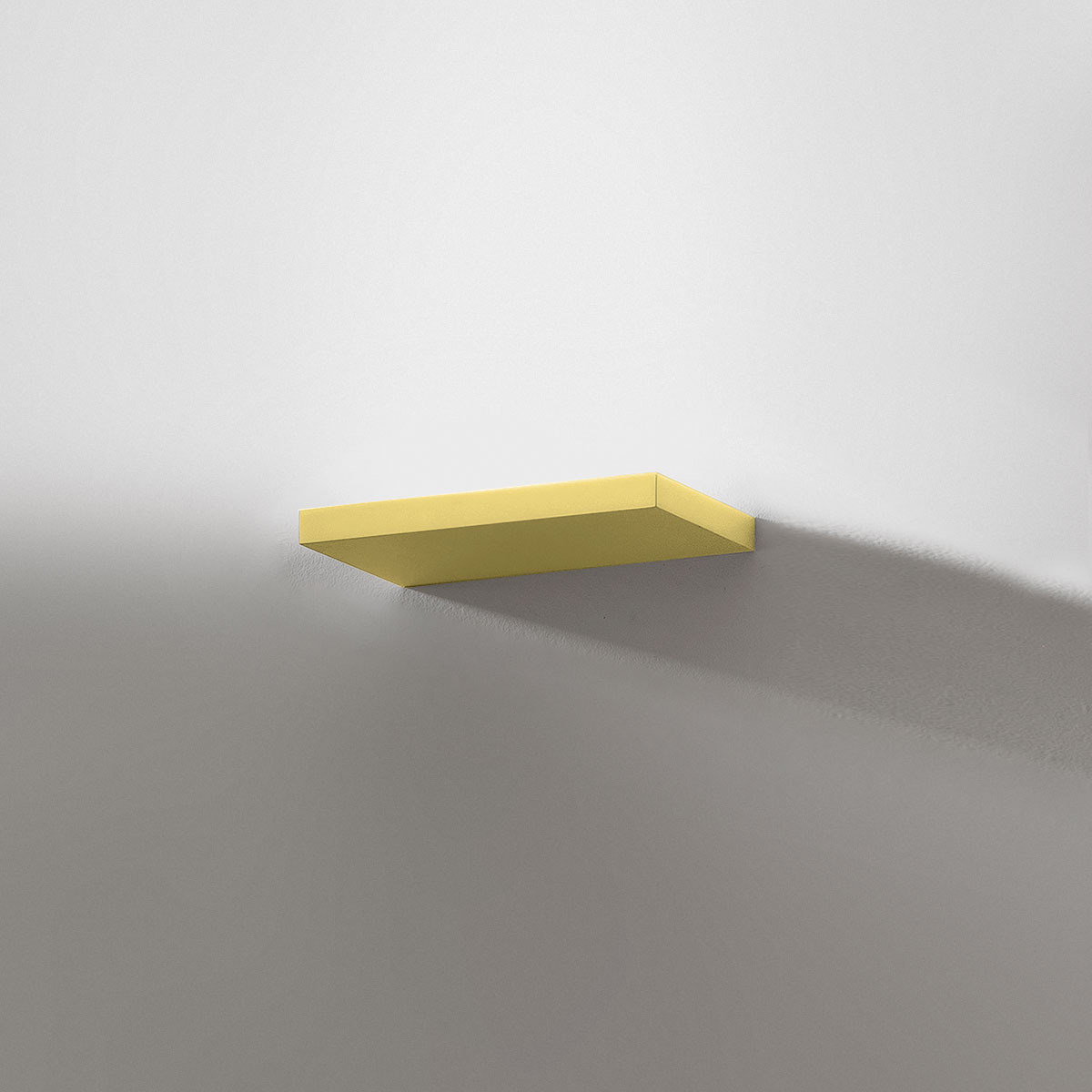 Applique murale Yoana structure en métal avec diffuseur en méthacrylate au design contemporain par Gea Luce Applique murale Yoana structure en métal avec diffuseur en méthacrylate au design contemporain par Gea Luce