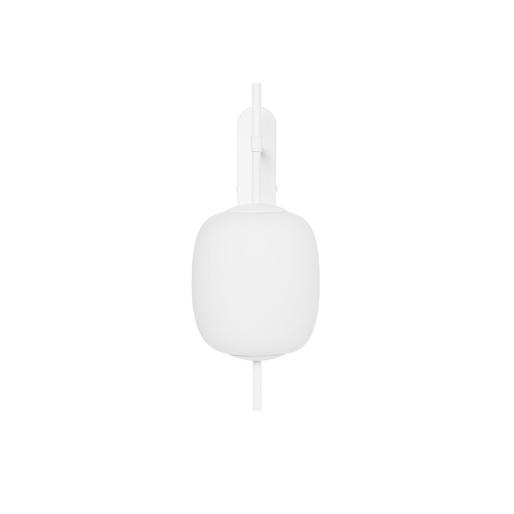 Applique murale Epli base en métal avec abat-jour en verre blanc au design contemporain par Ummo lighting Applique murale Epli base en métal avec abat-jour en verre blanc au design contemporain par Ummo lighting