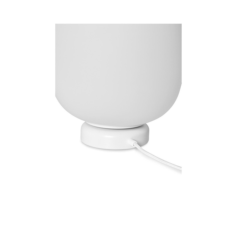 Lampe à poser Epli base en métal avec abat-jour en verre blanc au design contemporain par Ummo lighting Lampe à poser Epli base en métal avec abat-jour en verre blanc au design contemporain par Ummo lighting