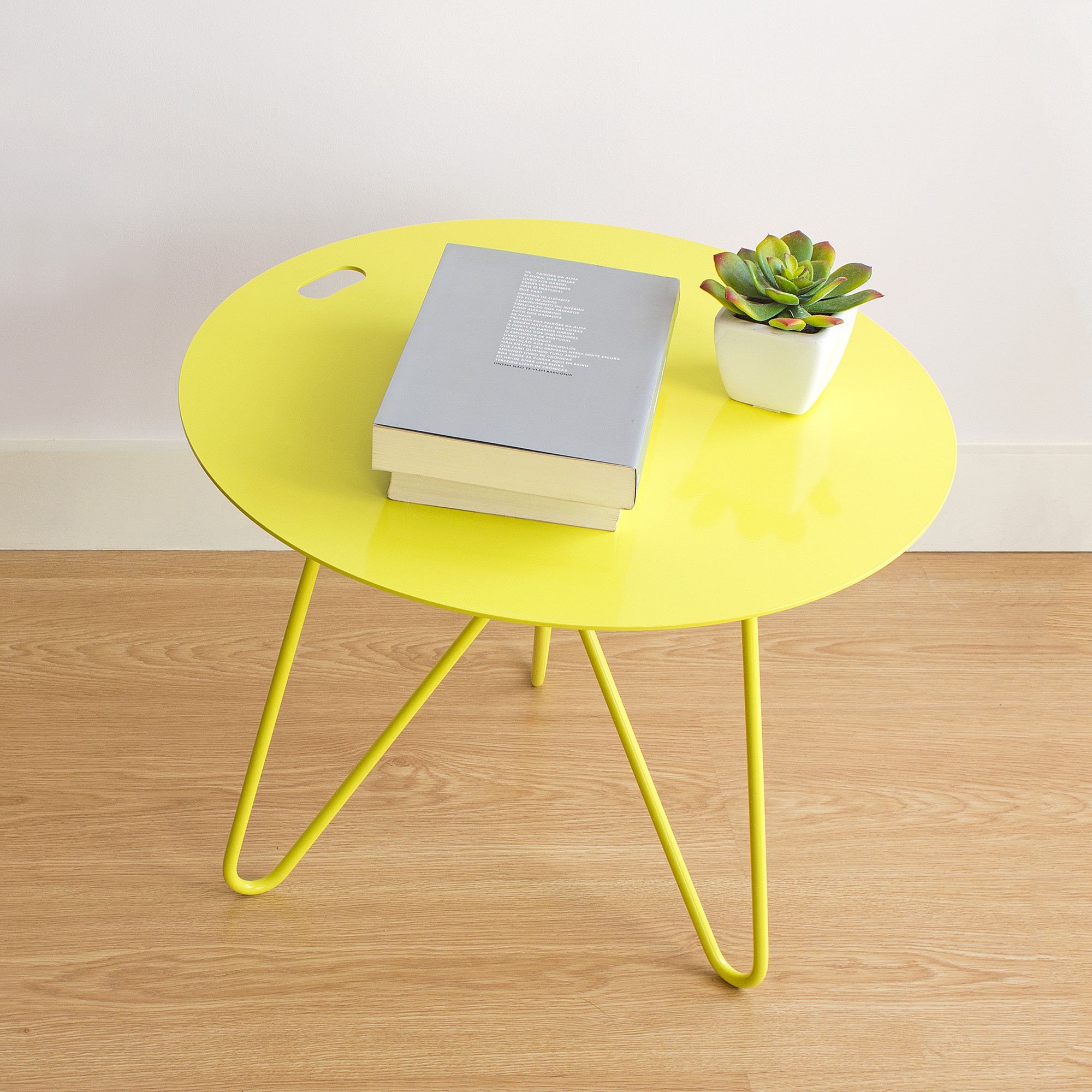 Table basse design Seis en acier par Filipa Mendes & Gustavo Macedo Table basse design SEIS en acier par Filipa Mendes & Gustavo Macedo