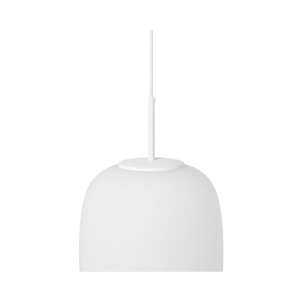 Plafonnier Epli base en métal avec abat-jour en verre blanc au design contemporain par Ummo lighting Plafonnier Epli base en métal avec abat-jour en verre blanc au design contemporain par Ummo lighting