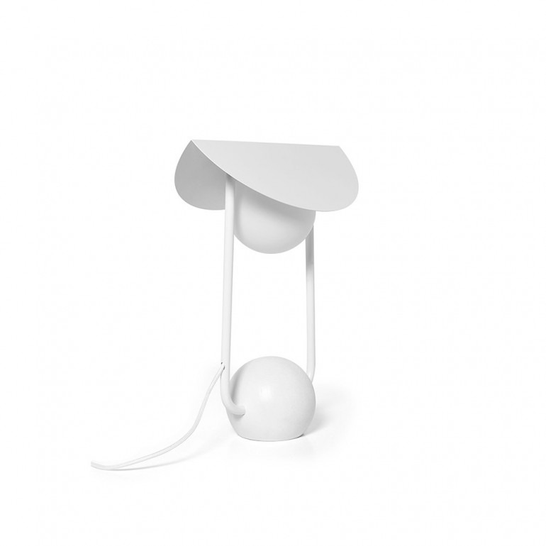 Lampe à poser Erter base en métal avec abat-jour en verre blanc au design contemporain par Ummo lighting Lampe à poser Erter base en métal avec abat-jour en verre blanc au design contemporain par Ummo lighting