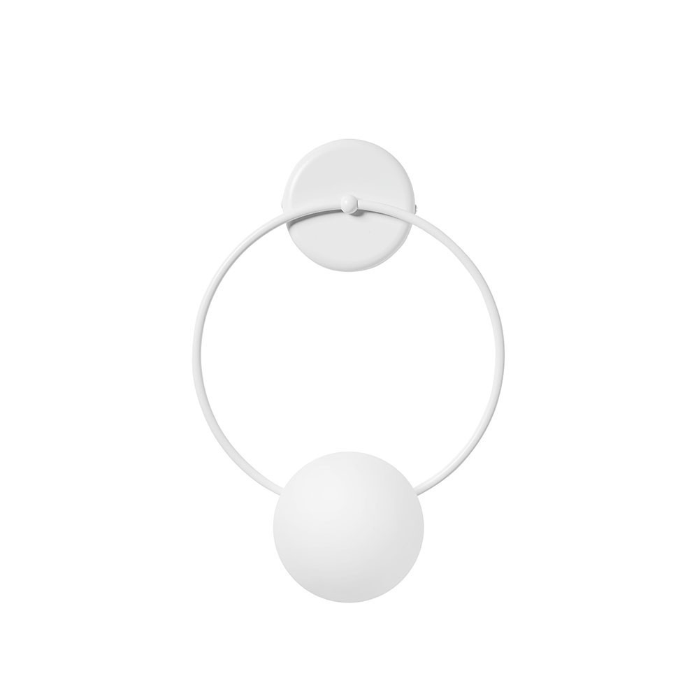 Applique murale Fuppu base en métal circulaire avec diffuseur en verre blanc au design contemporain par Ummo lighting Applique murale Fuppu base en métal circulaire avec diffuseur en verre blanc au design contemporain par Ummo lighting