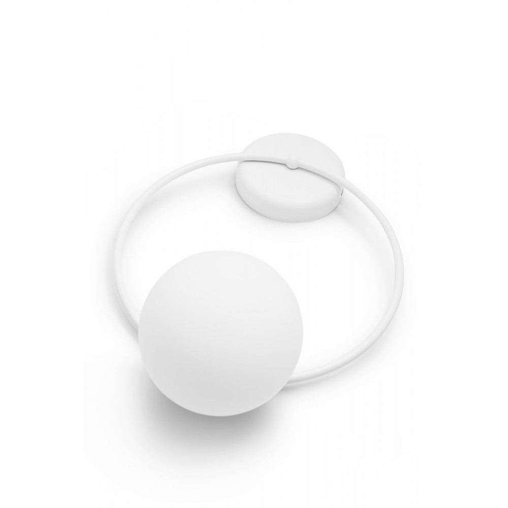 Applique murale Fuppu base en métal circulaire avec diffuseur en verre blanc au design contemporain par Ummo lighting Applique murale Fuppu base en métal circulaire avec diffuseur en verre blanc au design contemporain par Ummo lighting