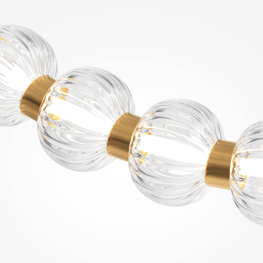 Suspension Amulet semi circulaire avec base en métal doré et diffuseur en verre coulé gaufré au design contemporain par Maytoni Suspension Amulet semi circulaire avec base en métal doré et diffuseur en verre coulé gaufré au design contemporain par Maytoni
