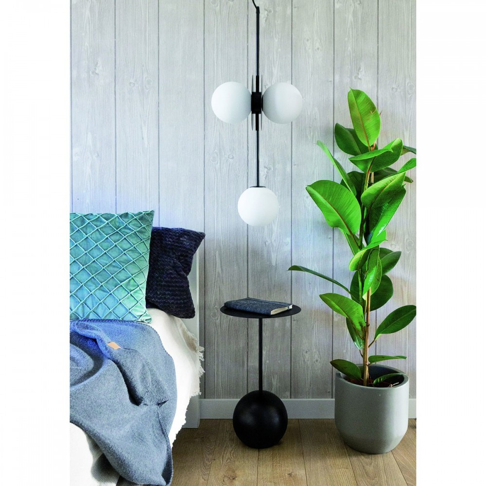 Suspension Furiko base en métal avec 3 abat-jour en verre blanc au design contemporain par Ummo lighting Suspension Furiko base en métal avec 3 abat-jour en verre blanc au design contemporain par Ummo lighting