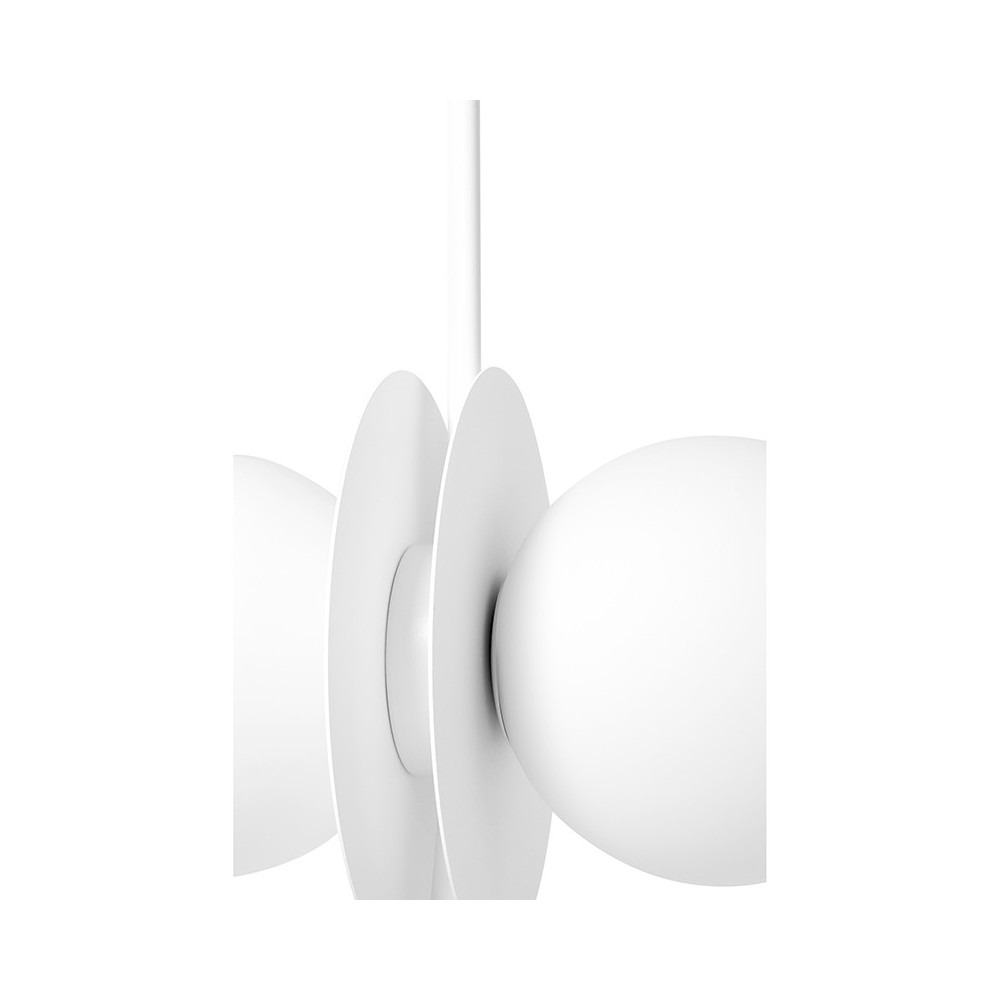 Suspension Furiko base en métal avec 3 abat-jour en verre blanc au design contemporain par Ummo lighting Suspension Furiko base en métal avec 3 abat-jour en verre blanc au design contemporain par Ummo lighting