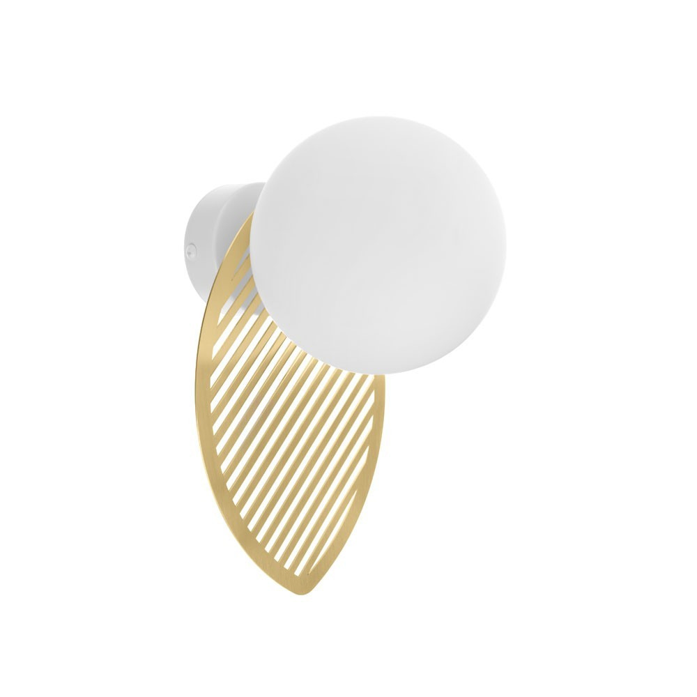 Applique murale Fyllo base en métal et détail feuille avec diffuseur en verre opale au design contemporain par Ummo Lighting Applique murale Fyllo base en métal et détail feuille avec diffuseur en verre opale au design contemporain par Ummo Lighting