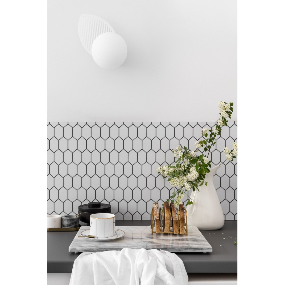 Applique murale Fyllo base en métal et détail feuille avec diffuseur en verre opale au design contemporain par Ummo Lighting Applique murale Fyllo base en métal et détail feuille avec diffuseur en verre opale au design contemporain par Ummo Lighting