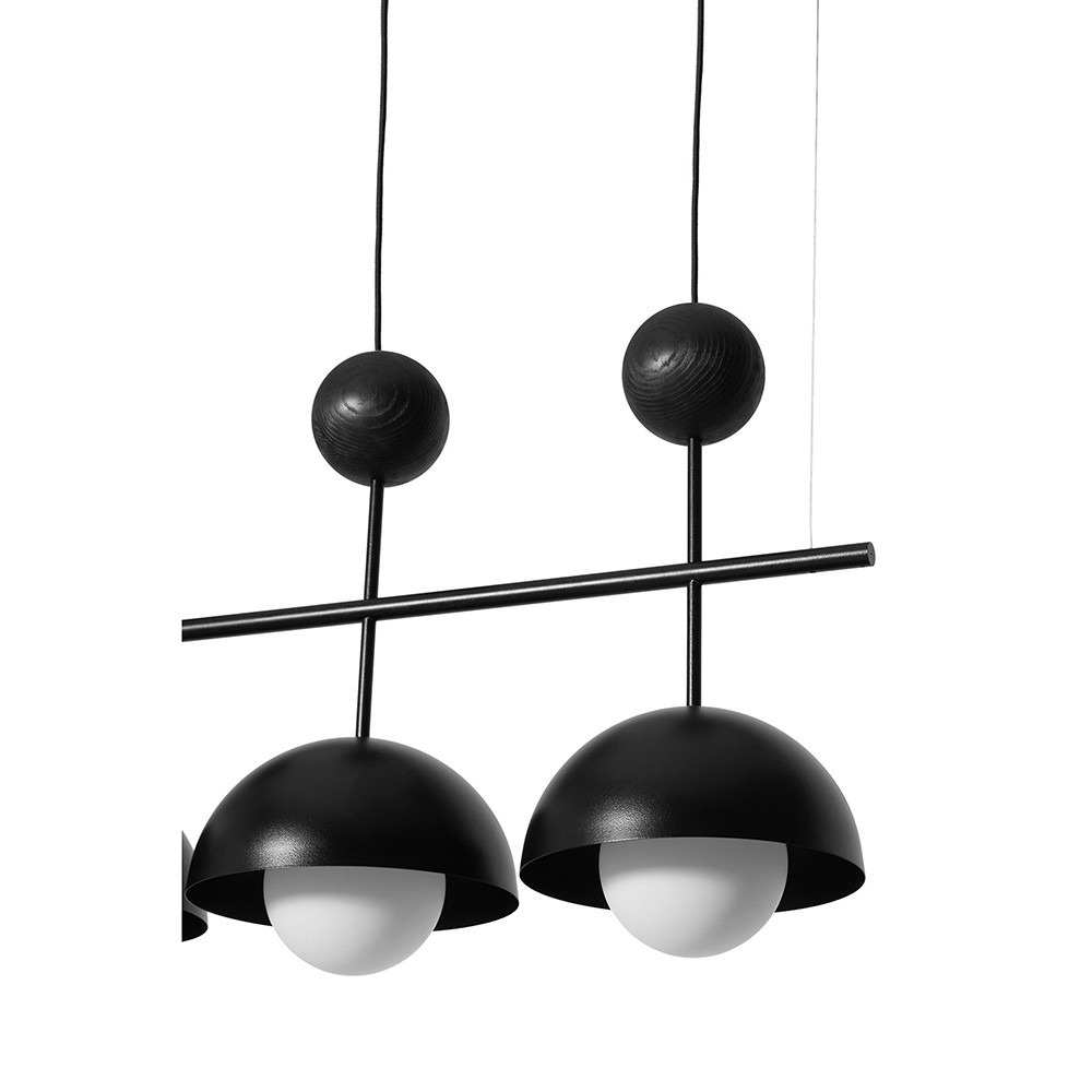 Suspension Kello Triple cadre en métal linéaire avec détail boule en bois au design contemporain par Ummo lighting