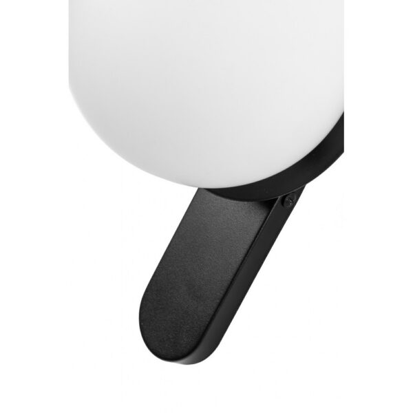 Applique murale Kuul base en métal en forme d'AirPod au design contemporain par Ummo Lighting