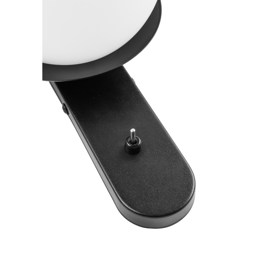 Applique murale Kuul base en métal en forme d'AirPod au design contemporain par Ummo Lighting Applique murale Kuul base en métal en forme d'AirPod au design contemporain par Ummo Lighting