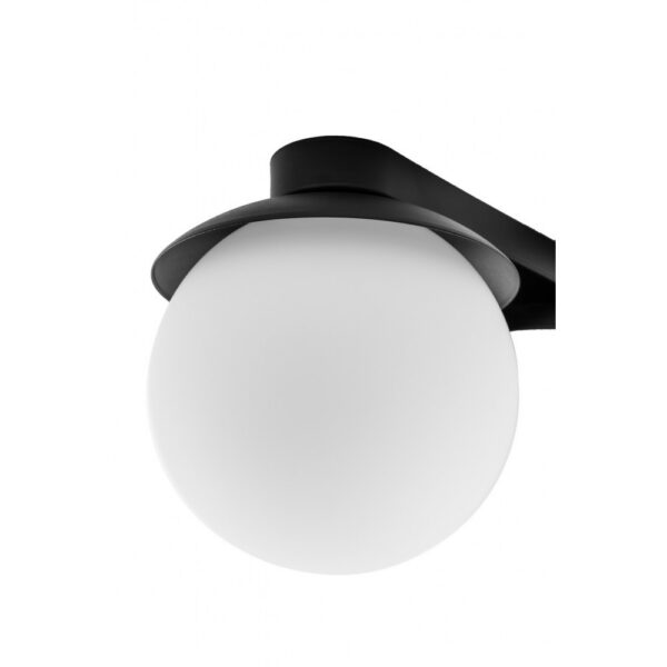 Plafonnier Kuul base en métal linéaire au design contemporain par Ummo Lighting