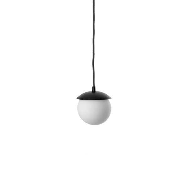Suspension Kuul Simple base en métal avec diffuseur en boule de verre opale au design contemporain par Ummo Lighting