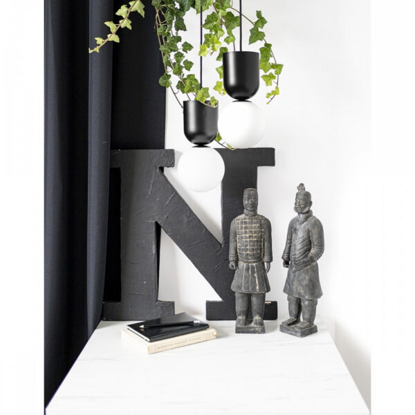 Suspension Luoti base en métal avec long câble réglable au design contemporain par Ummo Lighting