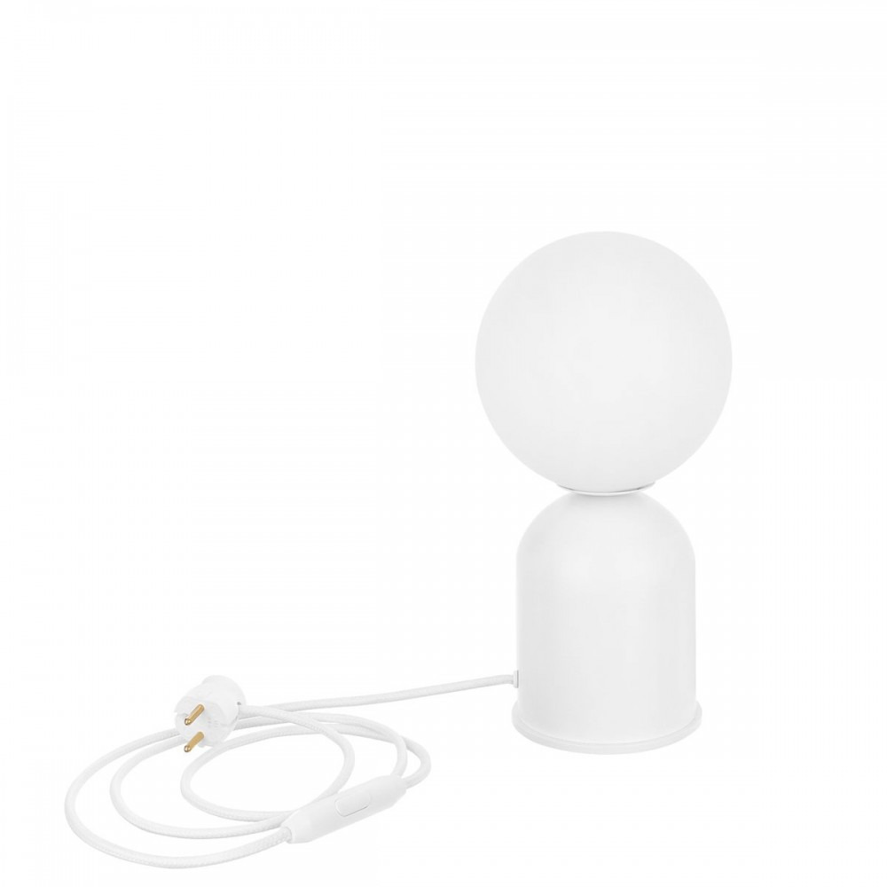 Lampe à poser Luoti base en métal avec diffuseur en boule de verre au design contemporain par Ummo Lighting Lampe à poser Luoti base en métal avec diffuseur en boule de verre au design contemporain par Ummo Lighting