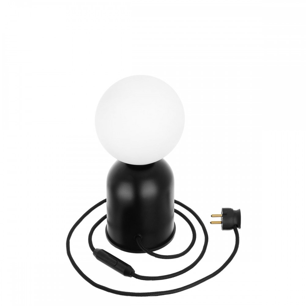 Lampe à poser Luoti base en métal avec diffuseur en boule de verre au design contemporain par Ummo Lighting Lampe à poser Luoti base en métal avec diffuseur en boule de verre au design contemporain par Ummo Lighting
