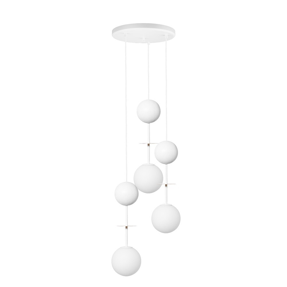 Plafonnier Oio base en métal circulaire avec détail bois au design contemporain par Ummo Lighting Plafonnier Oio base en métal circulaire avec détail bois au design contemporain par Ummo Lighting