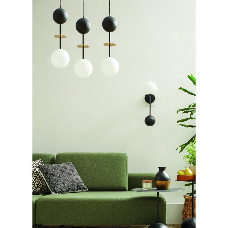 Plafonnier Oio base en métal linéaire avec détail bois au design contemporain par Ummo Lighting Plafonnier Oio base en métal linéaire avec détail bois au design contemporain par Ummo Lighting