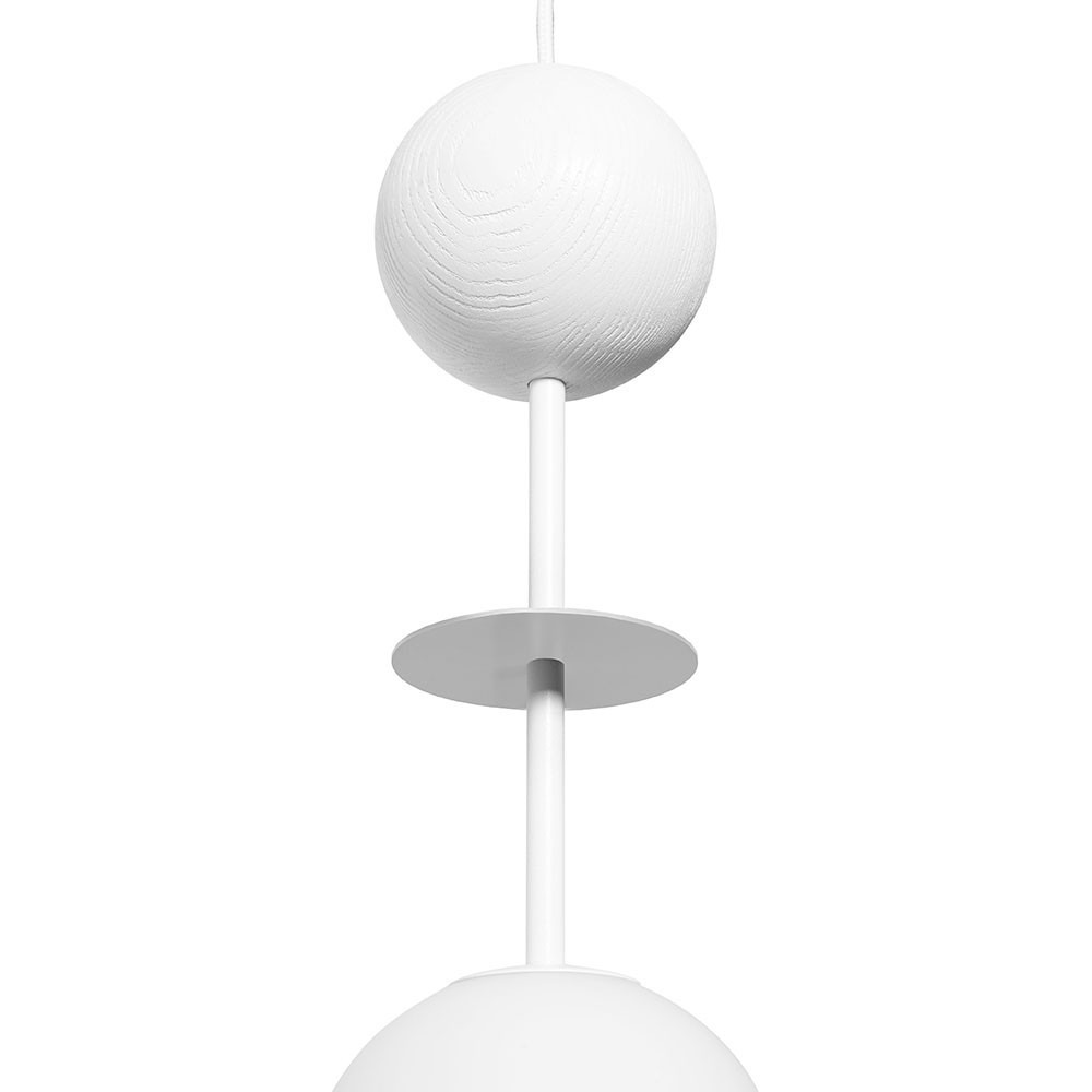 Suspension Oio solo base en métal et détail bois avec long câble au design contemporain par Ummo Lighting Suspension Oio solo base en métal et détail bois avec long câble au design contemporain par Ummo Lighting