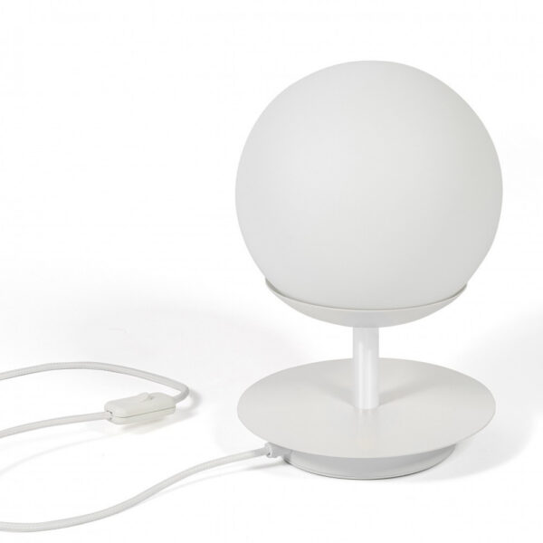 Lampe à poser Plaat cadre en métal avec diffuseur en boule blanc opale au design contemporain par Ummo lighting