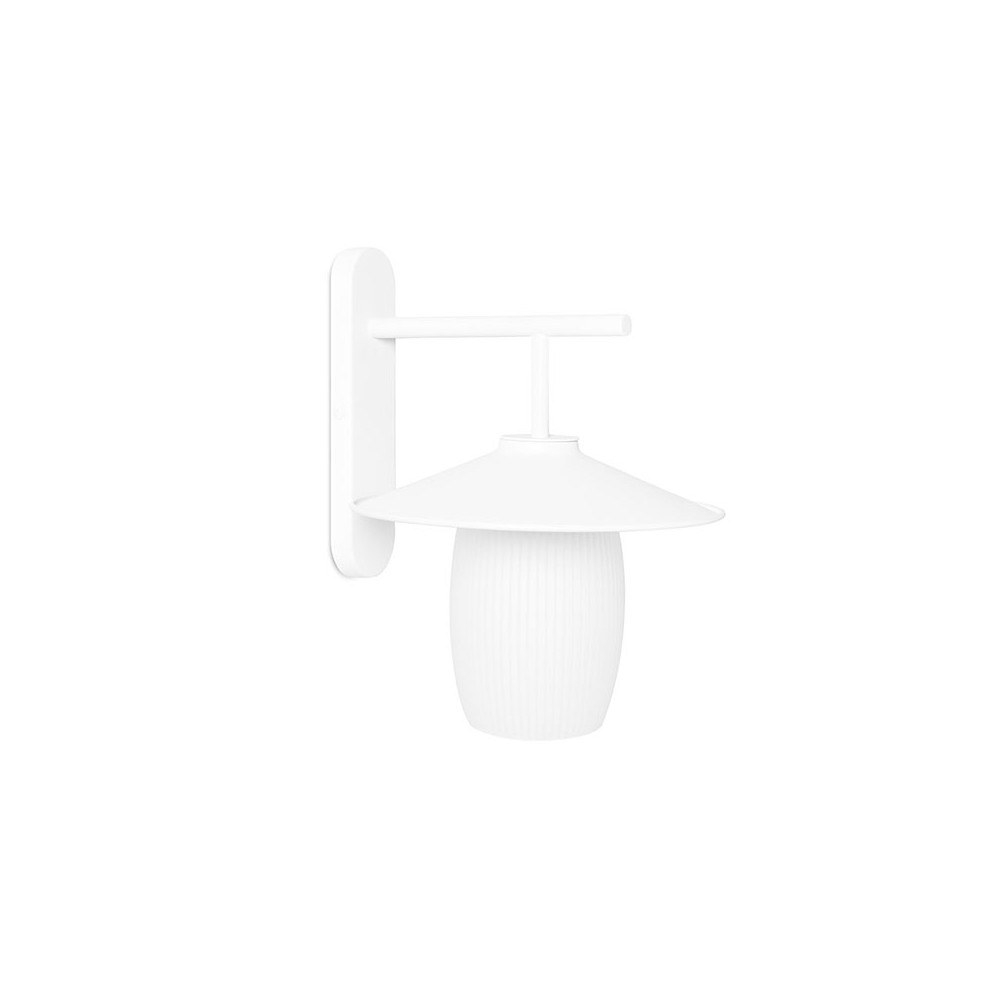 Applique murale Jingu cadre en métal avec abat-jour en verre rainuré blanc mat au design contemporain par Ummo lighting Applique murale Jingu cadre en métal avec abat-jour en verre rainuré blanc mat au design contemporain par Ummo lighting