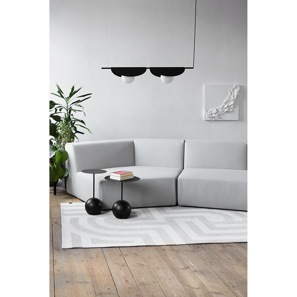 Suspension Sallo cadre en métal avec abat-jour en forme de feuille plié au design contemporain par Ummo lighting Suspension Sallo cadre en métal avec abat-jour en forme de feuille plié au design contemporain par Ummo lighting