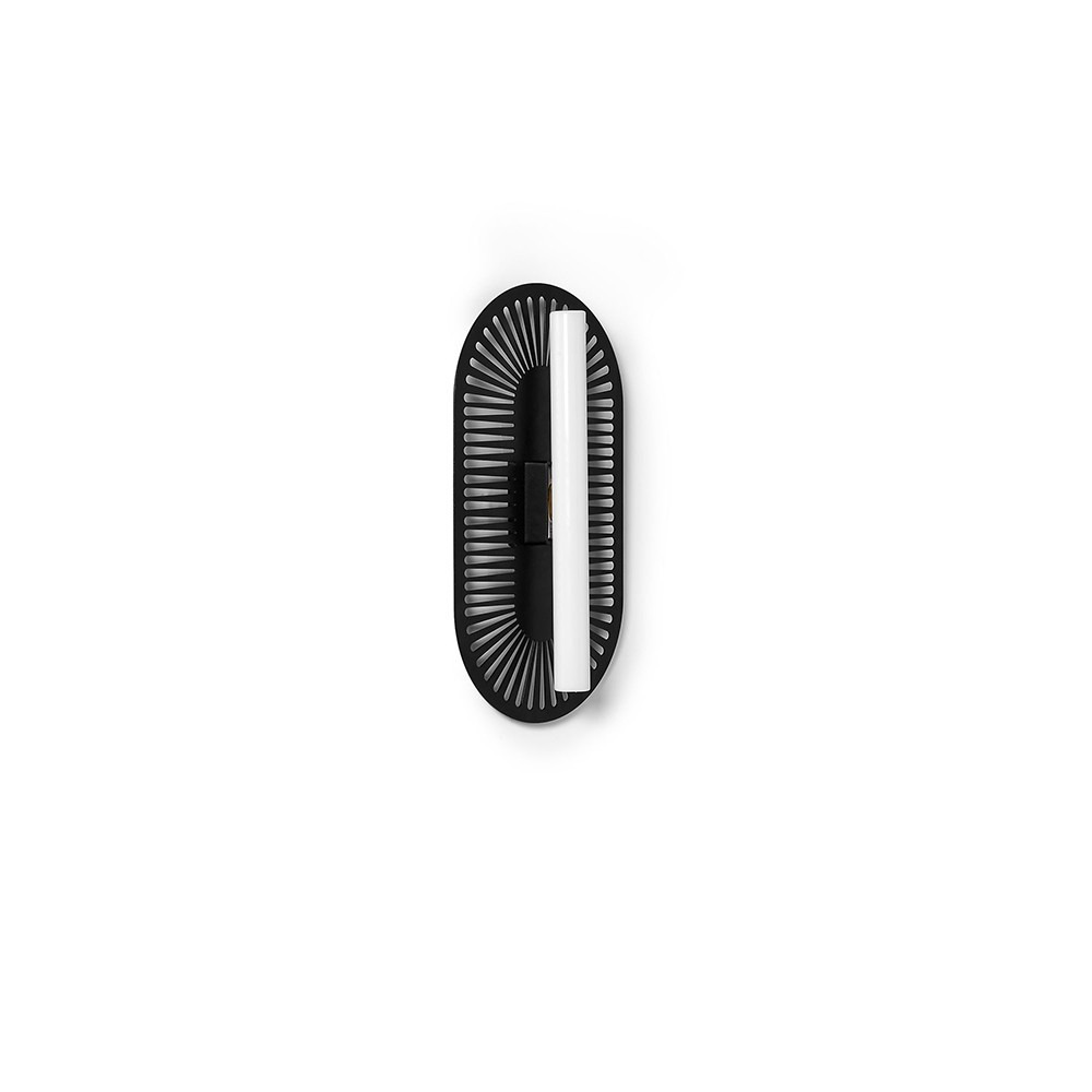 Applique murale Sauva cadre en métal ajouré avec diffuseur en réglette blanc au design contemporain par Ummo lighting