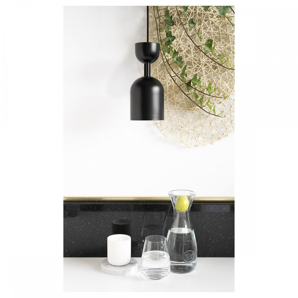 Suspension Supuru en métal avec abat-jour en forme d'une coupe renversé au design contemporain par Ummo Lighting Suspension Supuru en métal avec abat-jour en forme d'une coupe renversé au design contemporain par Ummo Lighting