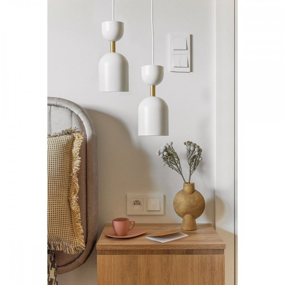 Suspension Supuru en métal avec abat-jour en forme d'une coupe renversé au design contemporain par Ummo Lighting Suspension Supuru en métal avec abat-jour en forme d'une coupe renversé au design contemporain par Ummo Lighting