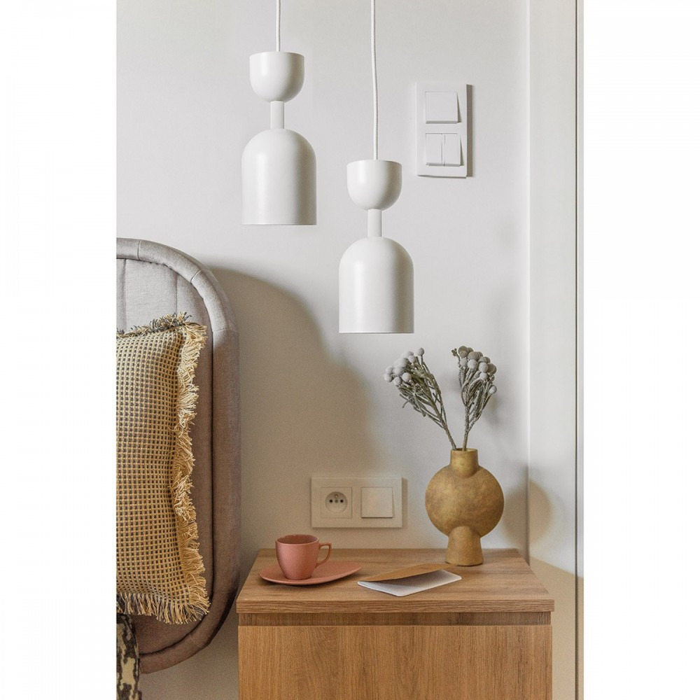 Suspension Supuru en métal avec abat-jour en forme d'une coupe renversé au design contemporain par Ummo Lighting Suspension Supuru en métal avec abat-jour en forme d'une coupe renversé au design contemporain par Ummo Lighting
