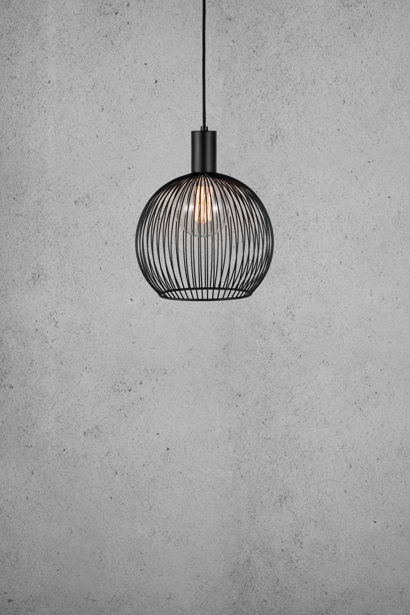 Suspension Aver en métal avec abat-jour en fils métalliques au design contemporain par Design For the People