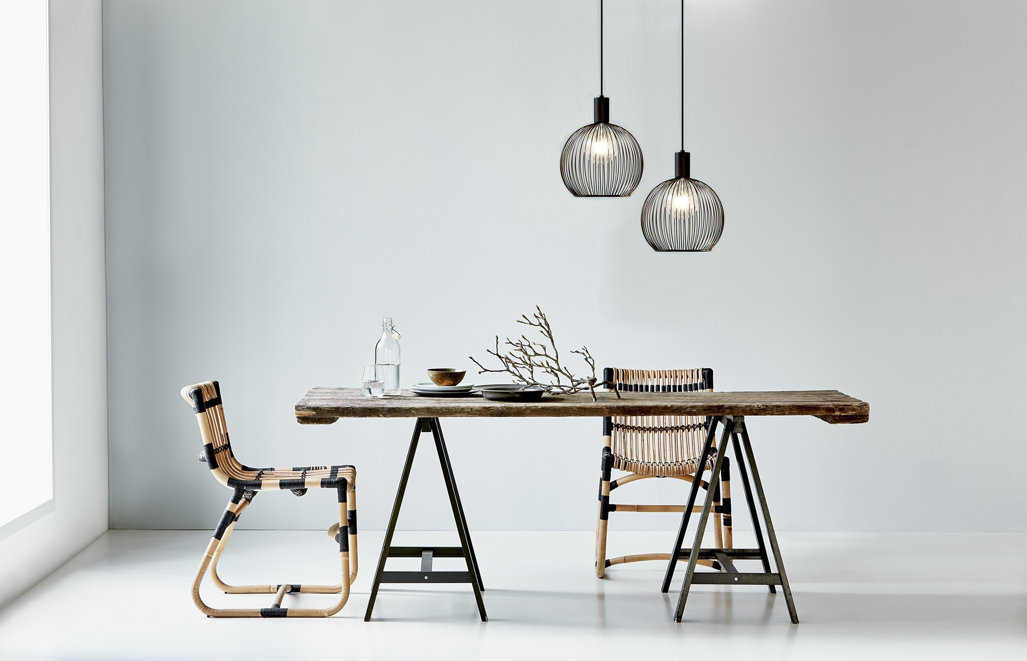 Suspension Aver en métal avec abat-jour en fils métalliques au design contemporain par Design For the People Suspension Aver en métal avec abat-jour en fils métalliques au design contemporain par Design For the People