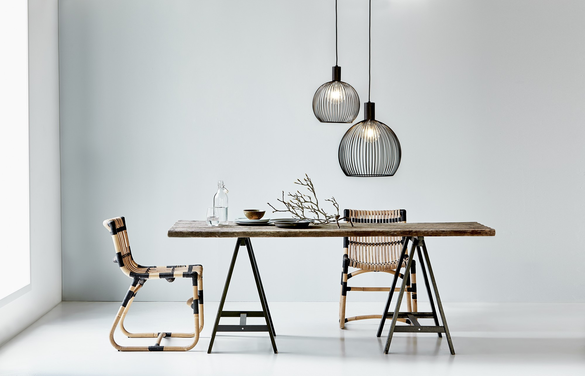 Suspension Aver en métal avec abat-jour en fils métalliques au design contemporain par Design For the People Suspension Aver en métal avec abat-jour en fils métalliques au design contemporain par Design For the People