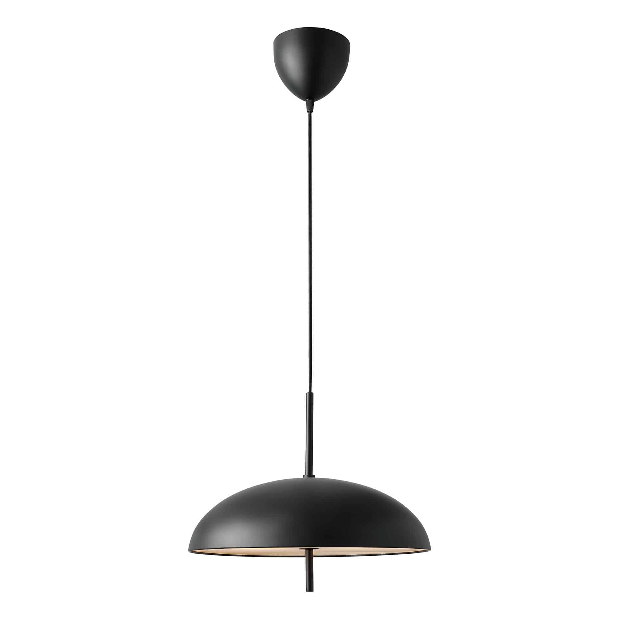 Suspension Versale cadre en métal avec abat-jour demi rond au design scandinave par Design For the People