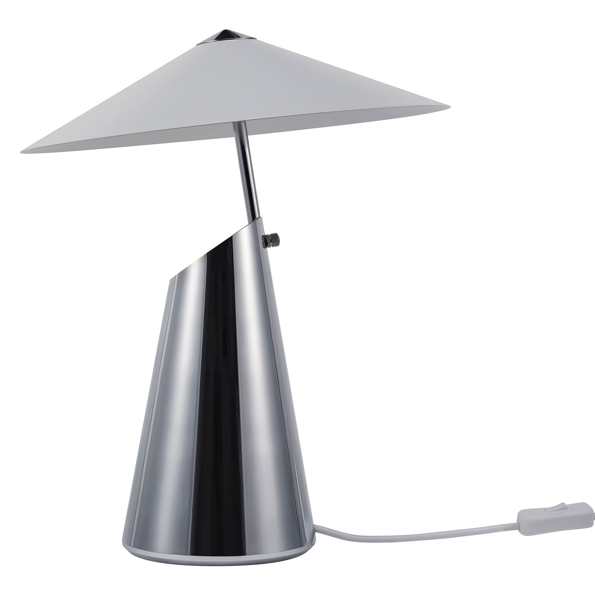 Lampe à poser Taido base conique avec abat-jour triangulaire au design contemporain par Design for the people Lampe à poser Taido base conique avec abat-jour triangulaire au design contemporain par Design for the people