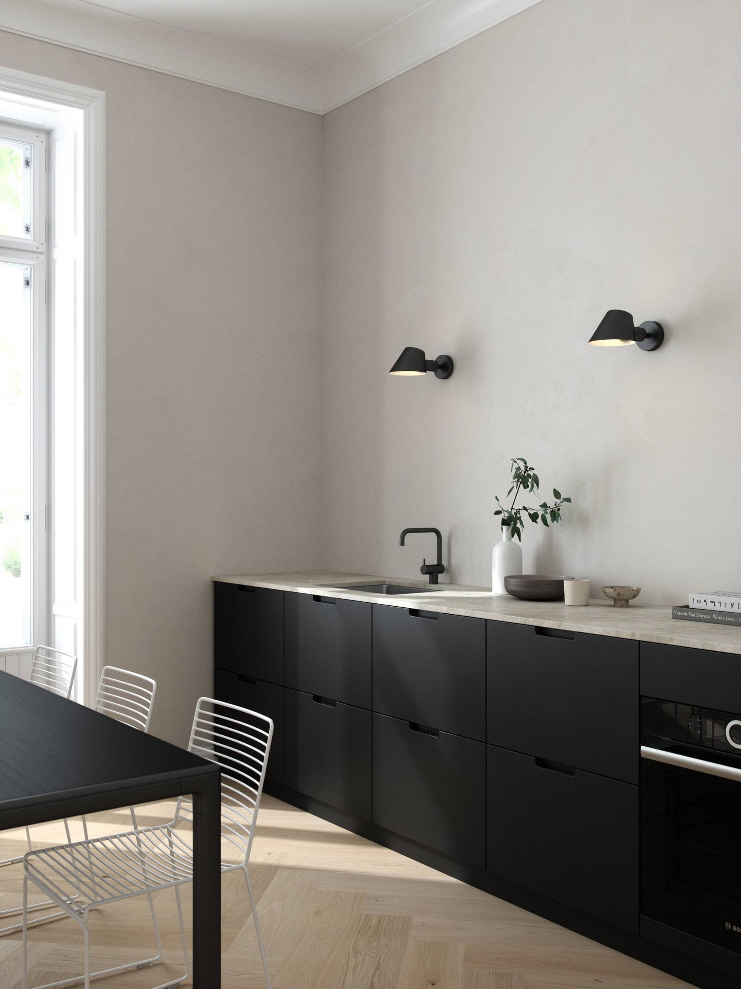Applique murale Stay cadre en aluminium avec abat-jour en coupe oblique au design contemporain par Design for The People Applique murale Stay cadre en aluminium avec abat-jour en coupe oblique au design contemporain par Design for The People