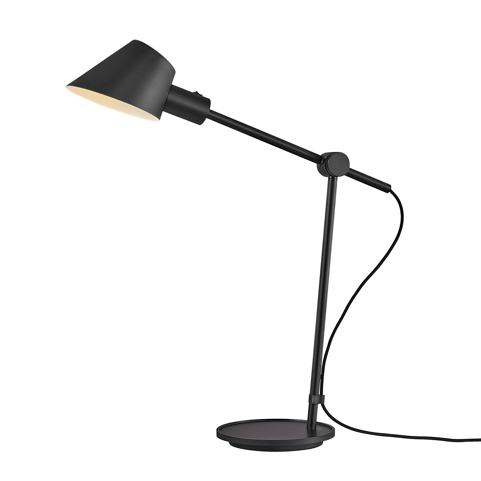 Lampe à poser Stay cadre en aluminium avec abat-jour angulaire au design contemporain par Design for The People Lampe à poser Stay cadre en aluminium avec abat-jour angulaire au design contemporain par Design for The People